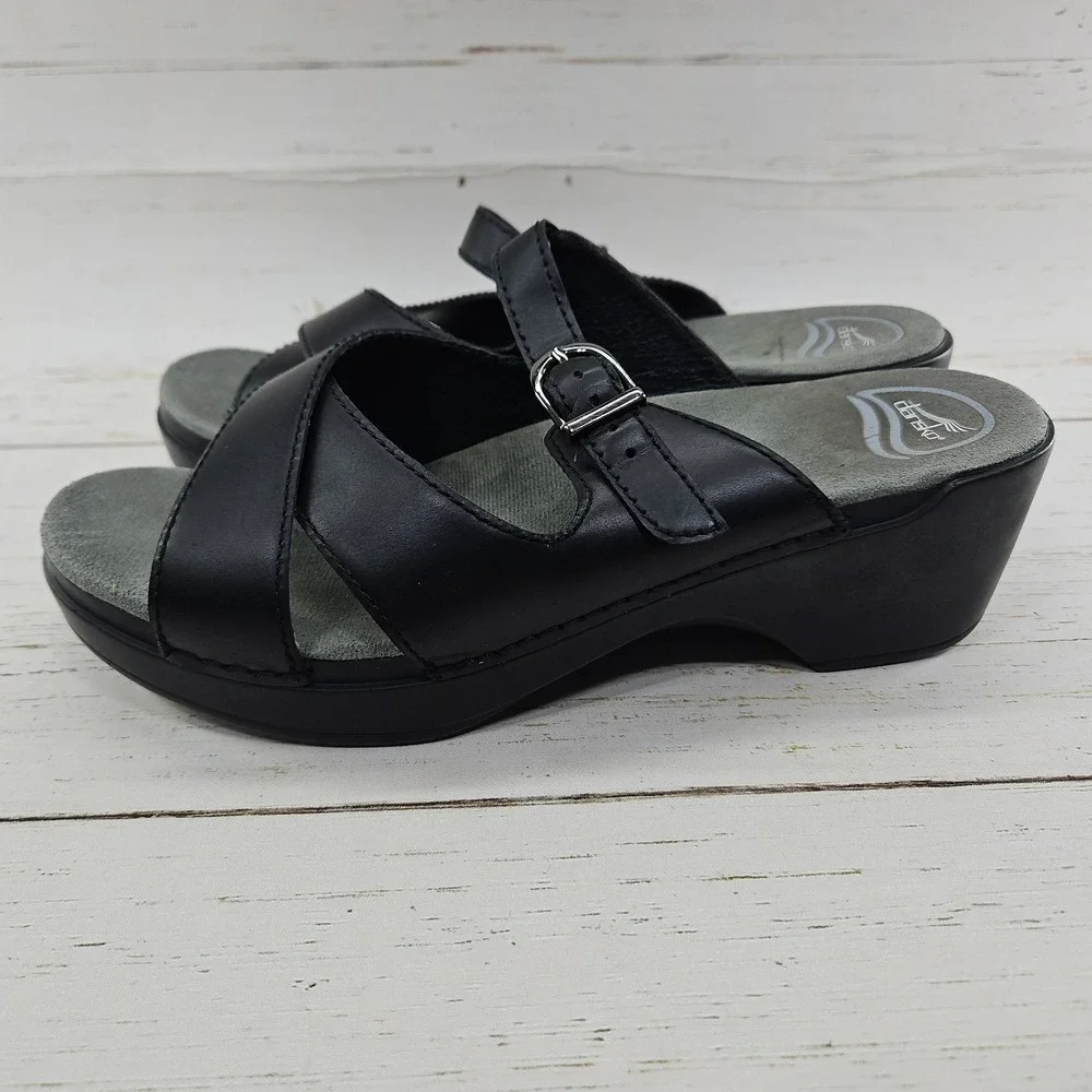 Dansko Sela Womens 40 US 9.5-10 Black Leather Strappy Clog Sandals Slides Chunky